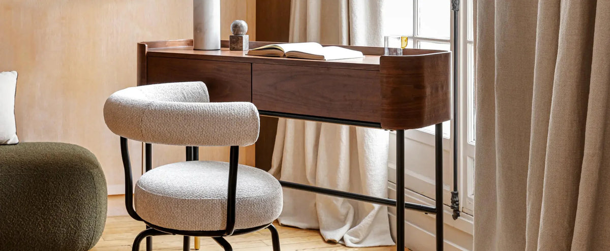 Pourquoi choisir une console comme bureau : l'option pratique et design
