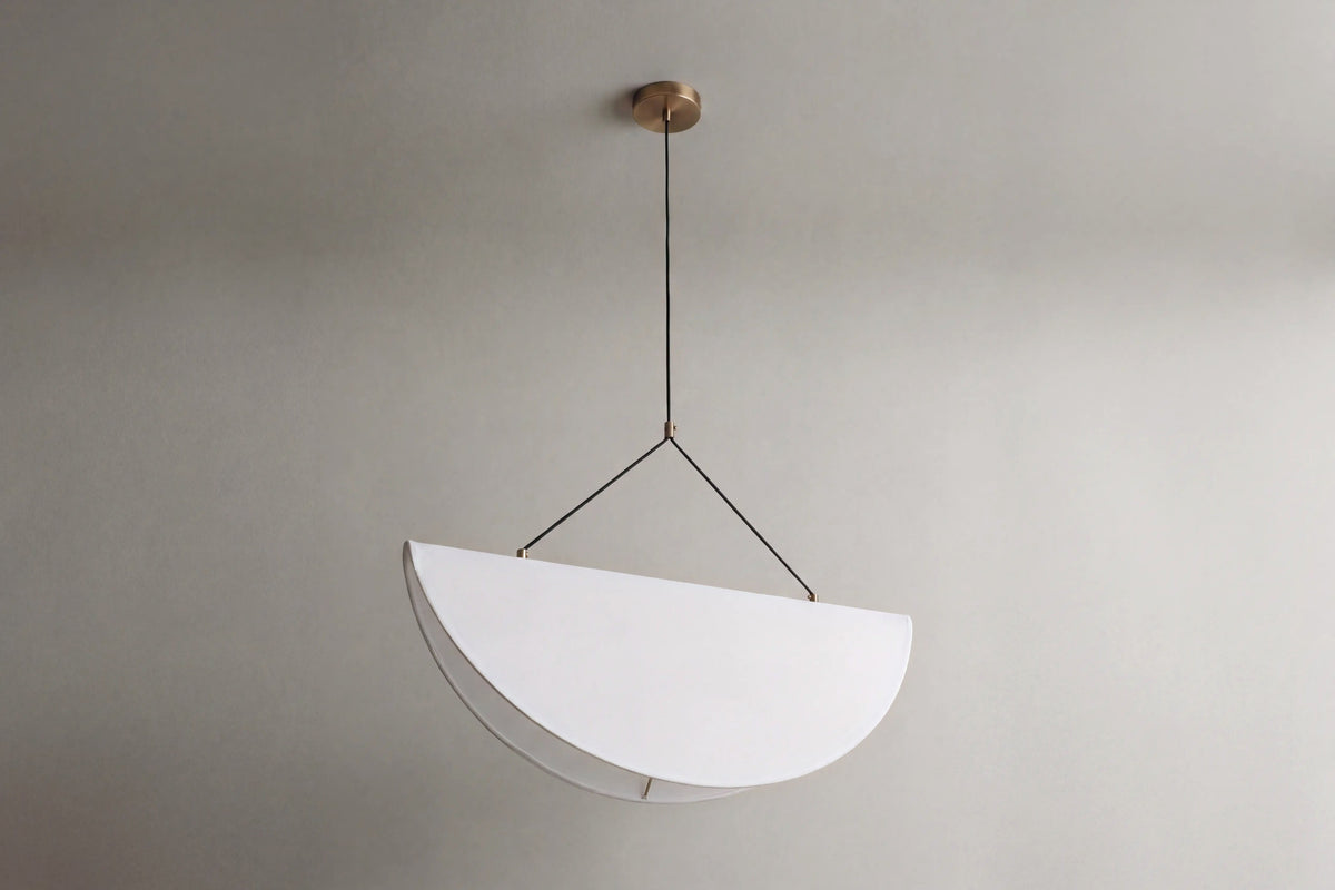 suspension FUKUI, voile de toile blanche tendu sur une armature et suspendu par câbles